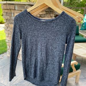 Long sleeve women’s marled knit top